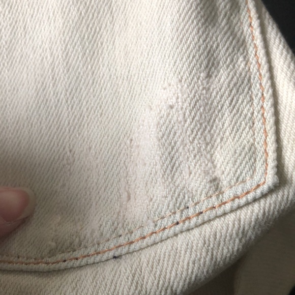 Roxy mid rise  beige denim shorts. Navy accent zipper and stitching - Picture 7 of 7